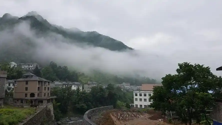 陕西安康平利八仙镇中仙境