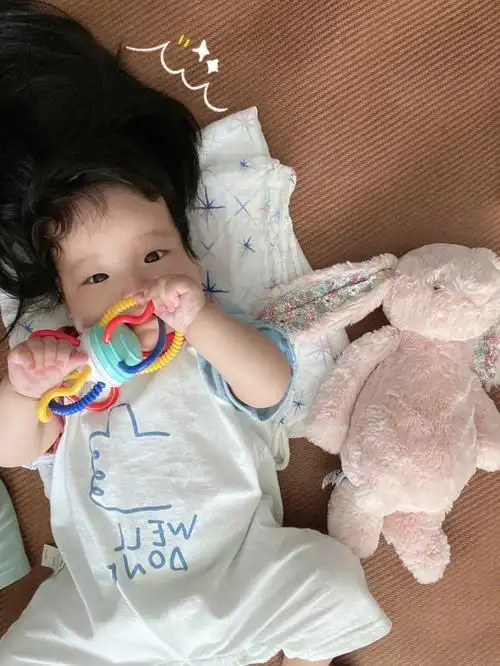 假装是长发飘飘的小女孩9799