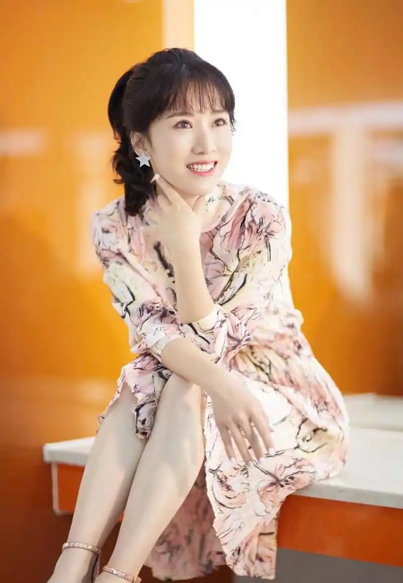 美女图片～李念