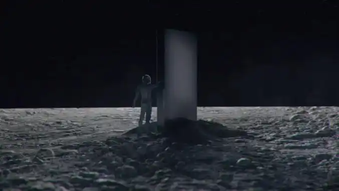 在《2001:太空漫游》这部经典科幻电影中,外星超级文明在月球上立起了