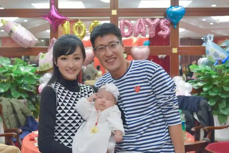 于震老婆辛月简历(于震妻子辛月:嫁二婚丈夫亦美满,我是三个孩子的