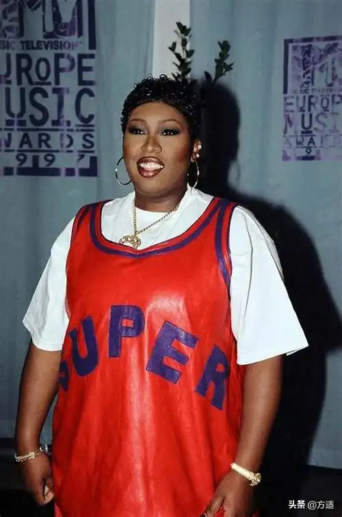 lizzo歌手资料 黑人女rapper lizzo - 歌词译