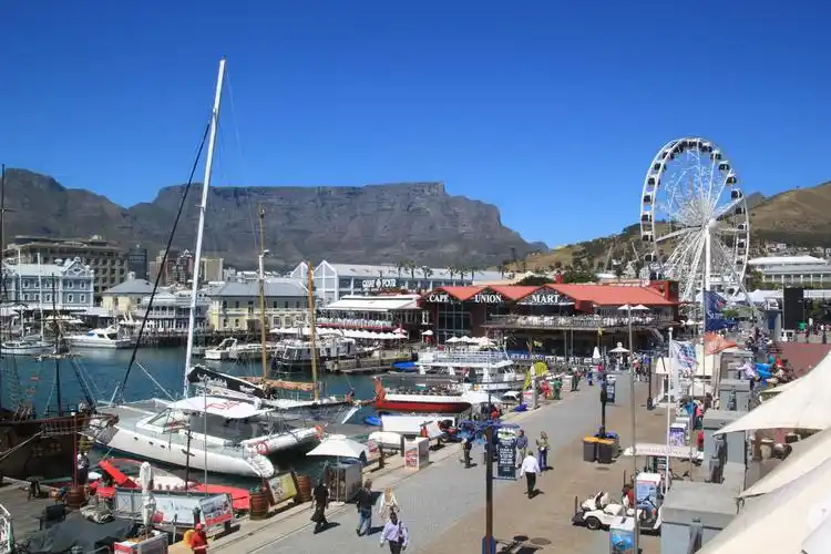 cape town,south africa,beach,table mountain,entertainment centre