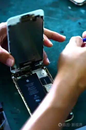 有经验的测试人员和检查手机.