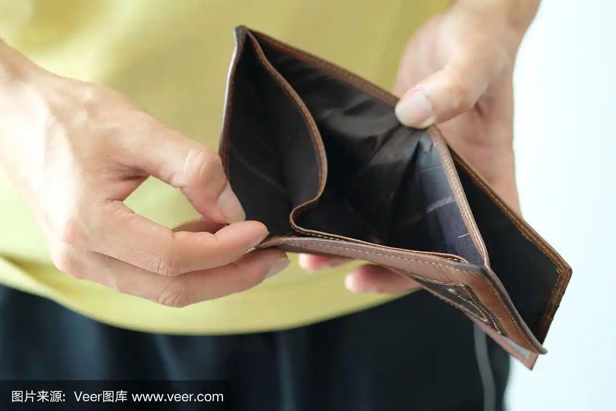 商人的手打开口袋,商业钱包里没有钱,财务概念和支出