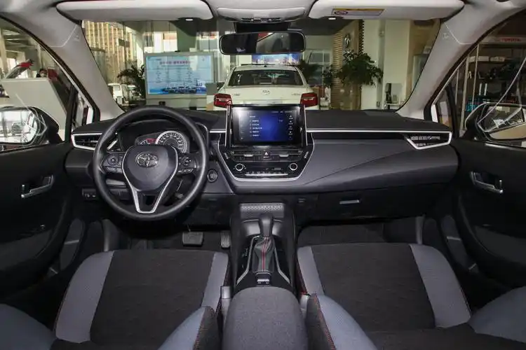 2021款 卡罗拉 1.2t s-cvt 精英plus版内饰