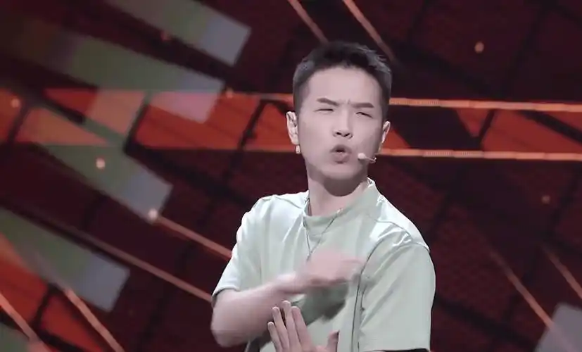 原创《脱口秀大会》豆豆,表演被评油腻,做作,博眼球,"长相劣势"