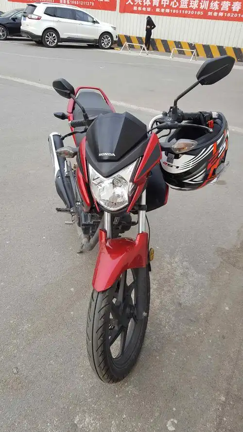 转让红色本田幻影150摩托车1