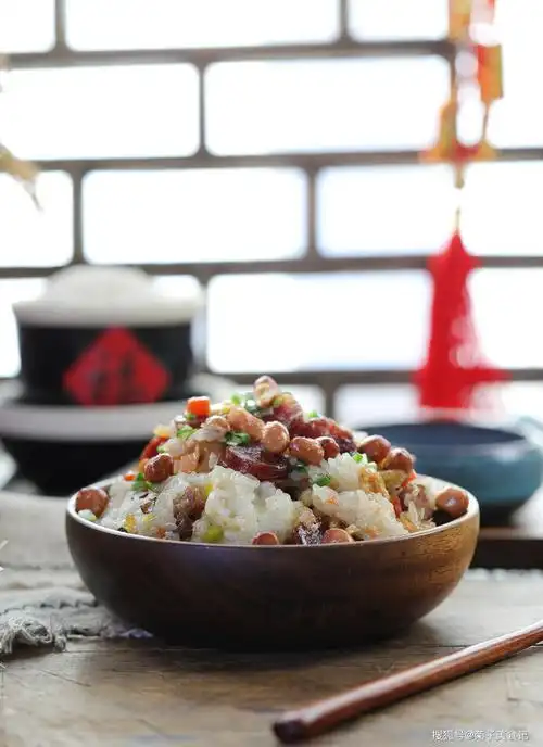 家人就馋这道腊味糯米饭焖一锅香气四溢冬至美食学起来
