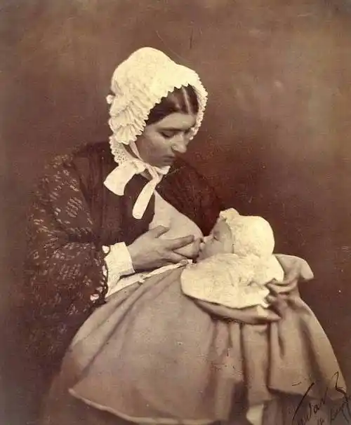 我们比100年前还保守!9张维多利亚时代最亲密哺乳照