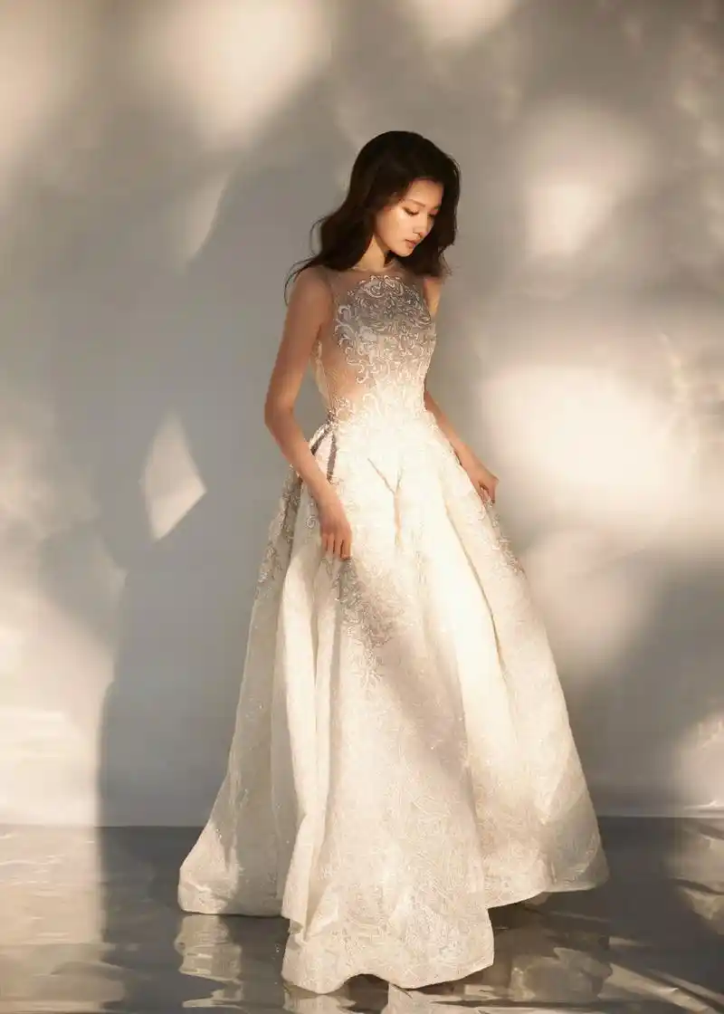 王楚然白色礼服优雅写真图片37