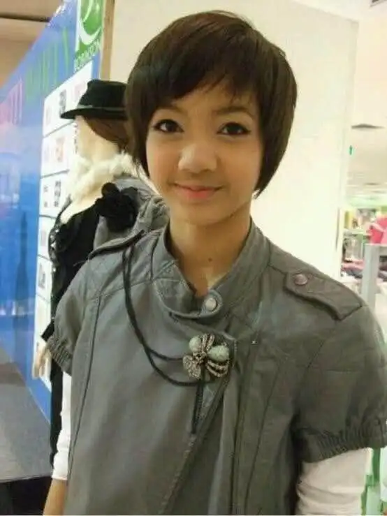 blackpink成员lisa入伍晒全素颜照,整没整容一看就明白了__财经头条