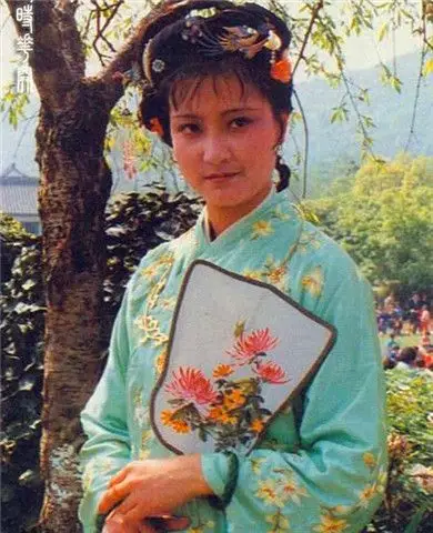 87版红楼梦迎春的两个饰演者金莉莉和牟一哪个更像二木头