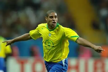 图文-[联合会杯]巴西4-1阿根廷阿德里亚诺展翅高飞