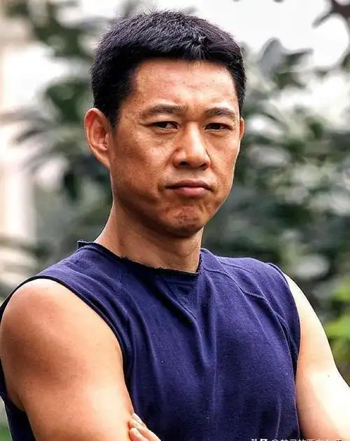 30年不闻不问如今却想修补父子情张丰毅儿子我一直爱你