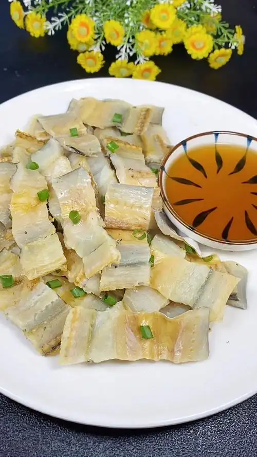 年夜饭第二道菜,清蒸鳗鱼鲞,好吃到停不下来