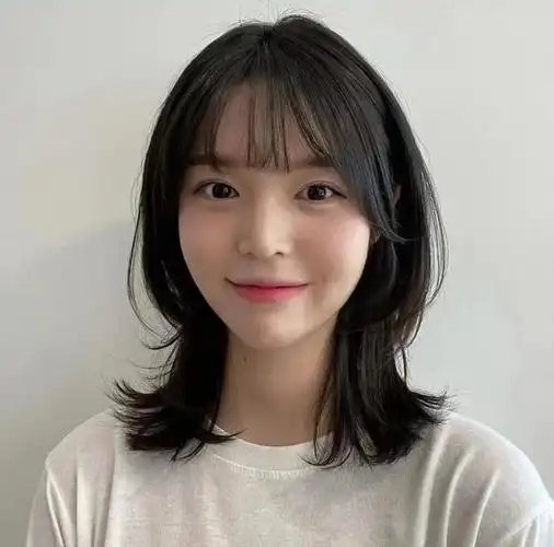 可盐可甜的层次披肩发