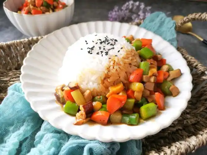 母亲节,给妈妈做道菜#时蔬猪肉盖浇饭的做法图解10