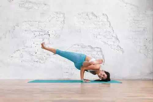 试试这个手臂支撑体式!