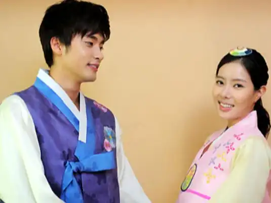 图韩星成勋魅力来袭与林秀香吻戏大盘点