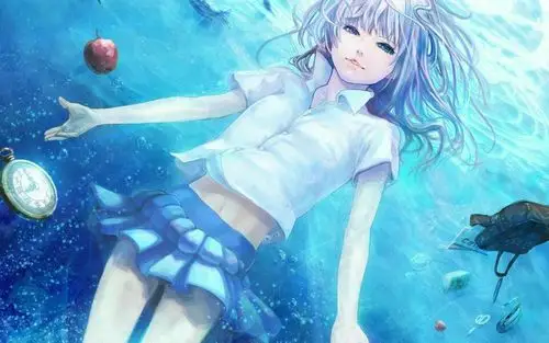 在水中,背景深色,中央有一个动漫少女,紫发,扎辫子比较长.