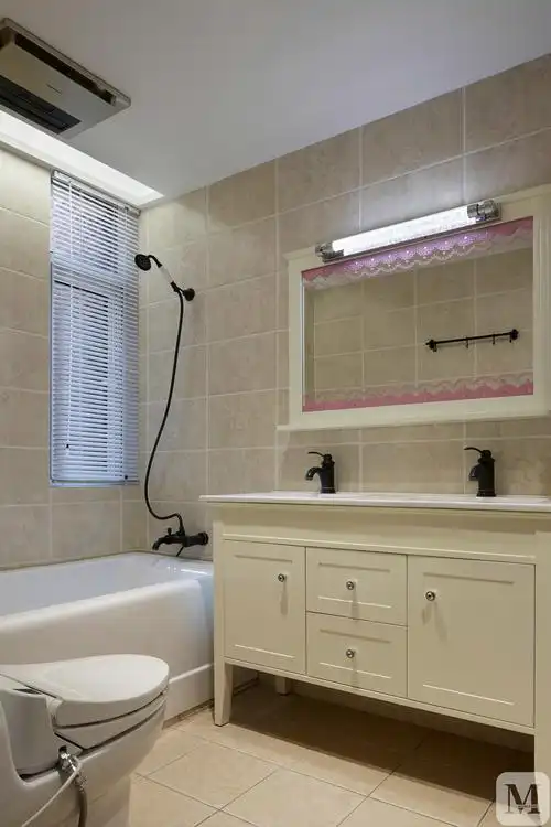 中式卫生间灯具装修效果图