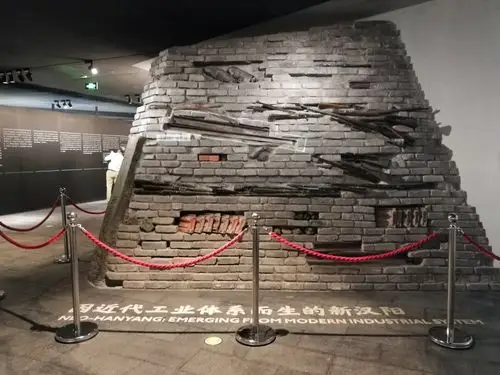 张之洞还在武汉开办中国第一家兵工厂 "汉阳造"步枪.