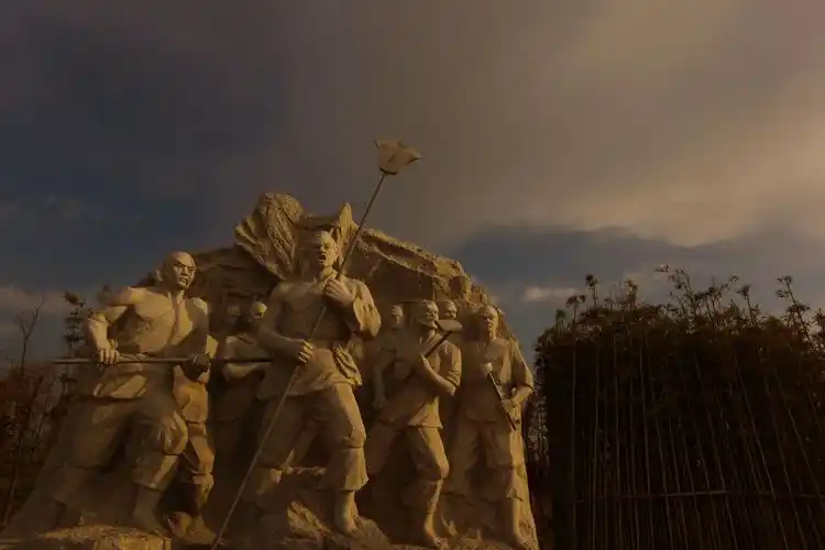 上一页 下一页 作品名称: 揭竿而起  作品描述: 陈胜吴广起义在宿州市