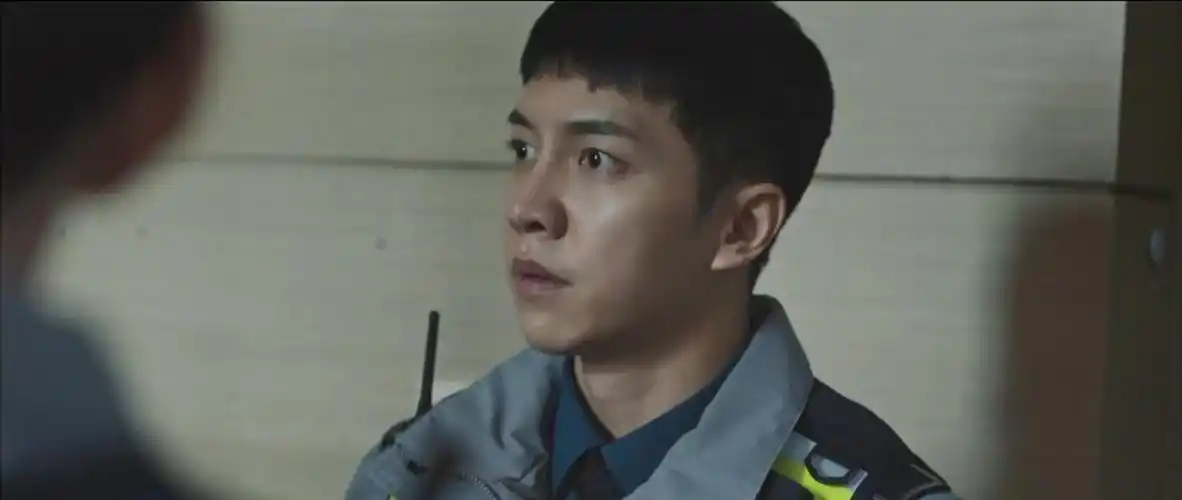 窥探第11集博士为什么没死郑巴凛杀了律师了吗尸体怎么消失的