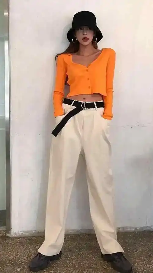 2020年这4条渣女裤正流行比阔腿裤显腿长比直筒裤舒适