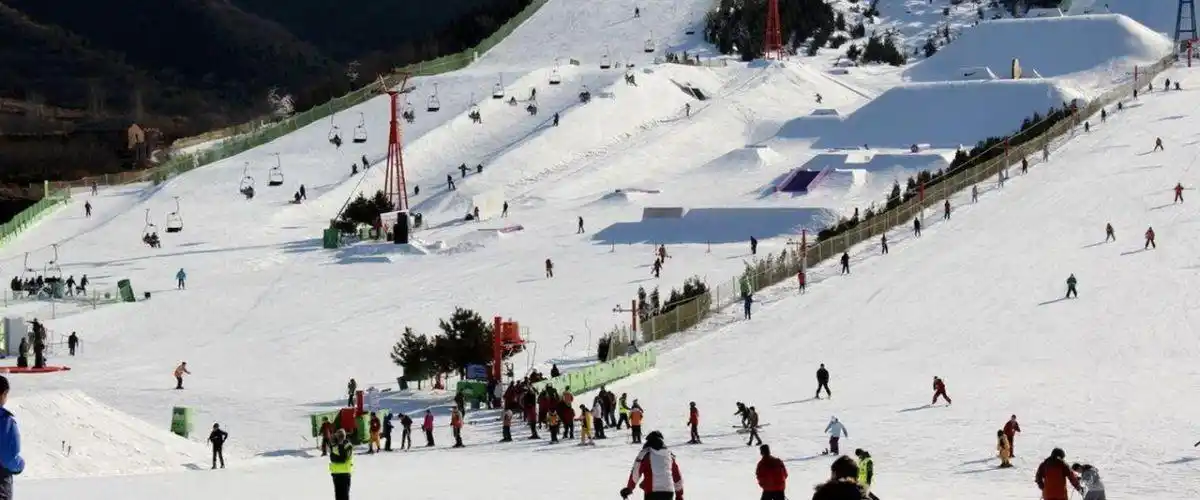 西安沣峪庄园滑雪场