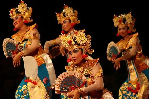 " legong jalak bali "