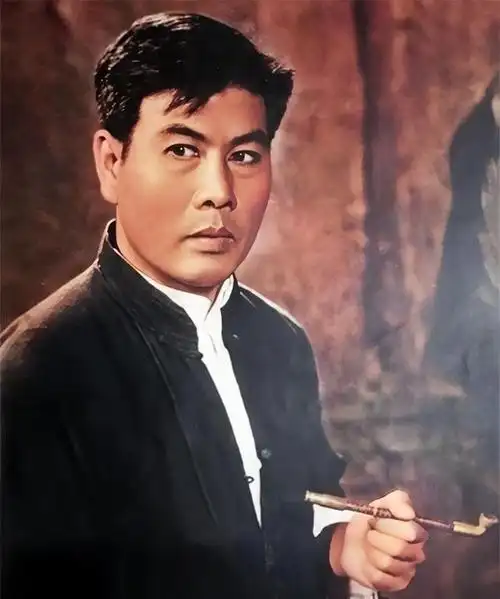 八一厂男星李炎银幕高干专业户与妻子恩爱一生70岁因病去世