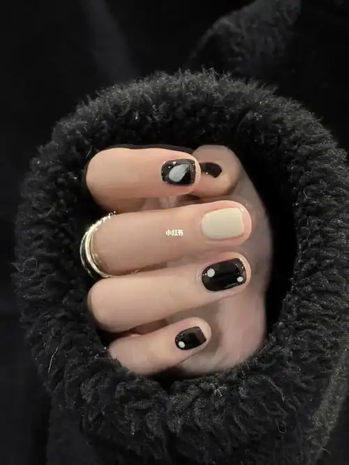 黑白美甲|好绝啊!小熊猫94好显白!