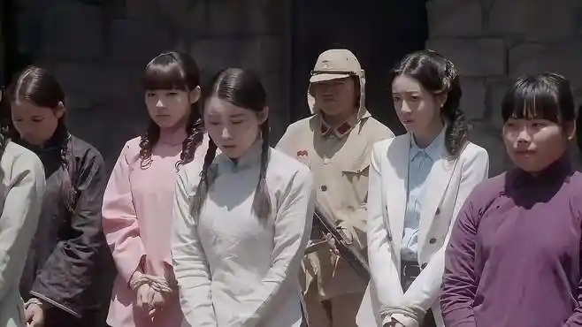 抗战:抗日小队假扮日军长官,骗鬼子全部下车检查,下秒全军覆没