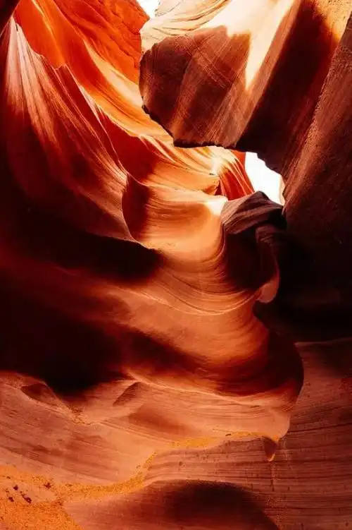 位于中国新疆的南部,是中国最大的沙漠,也是世界第十大沙漠