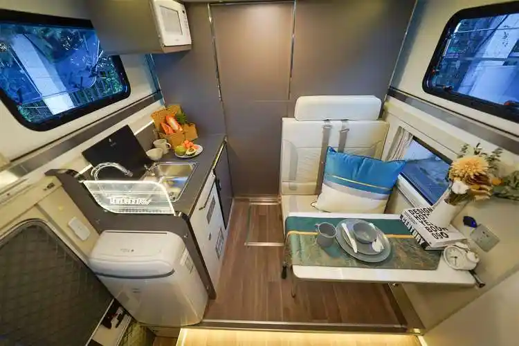 途酷神行太保房车内部图片