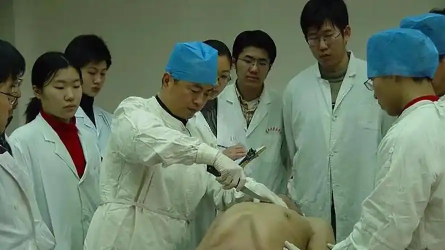 医学院解剖的尸体,都是从哪里来的? 看完涨知识了