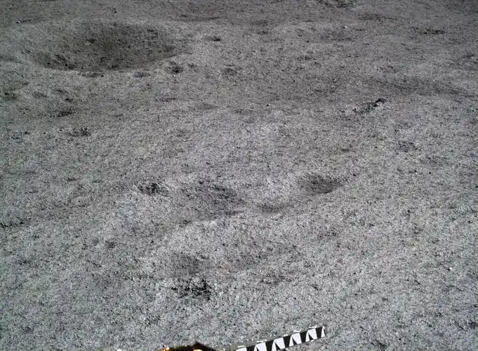 嫦娥四号着陆器地形地貌相机拍摄到的月球表面图像