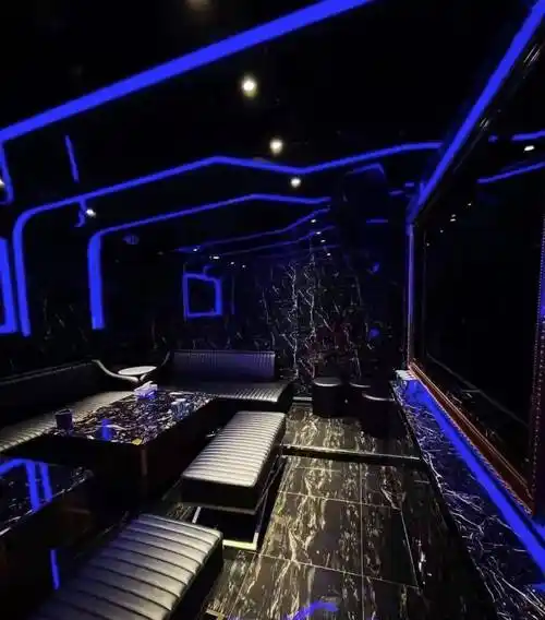 宵禁结束,应去哪里玩?