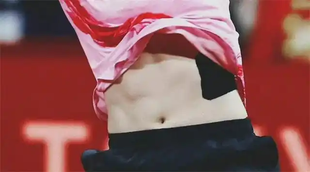 陈梦腹肌重现江湖线条很优美大梦笑容甜美气质温婉有女人味