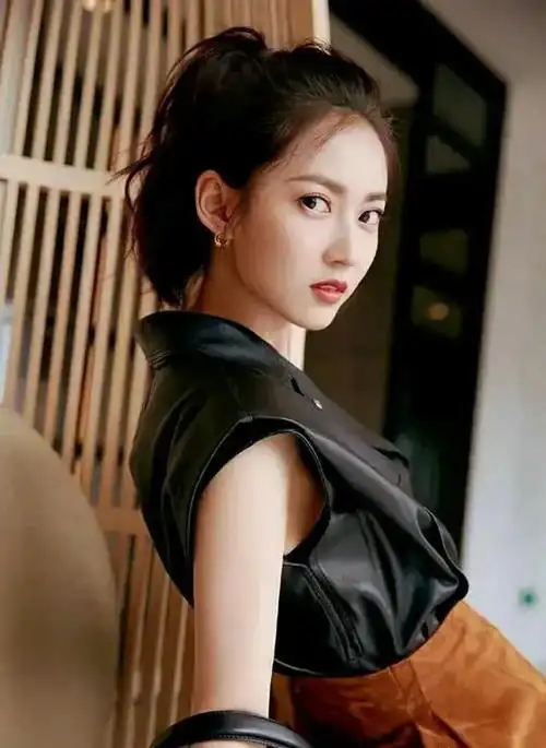 陈钰琪明星壁纸(42)_网易订阅