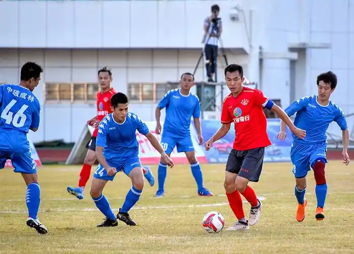 中玻·成林足球队荣获2019年海南省u40足球联赛亚军