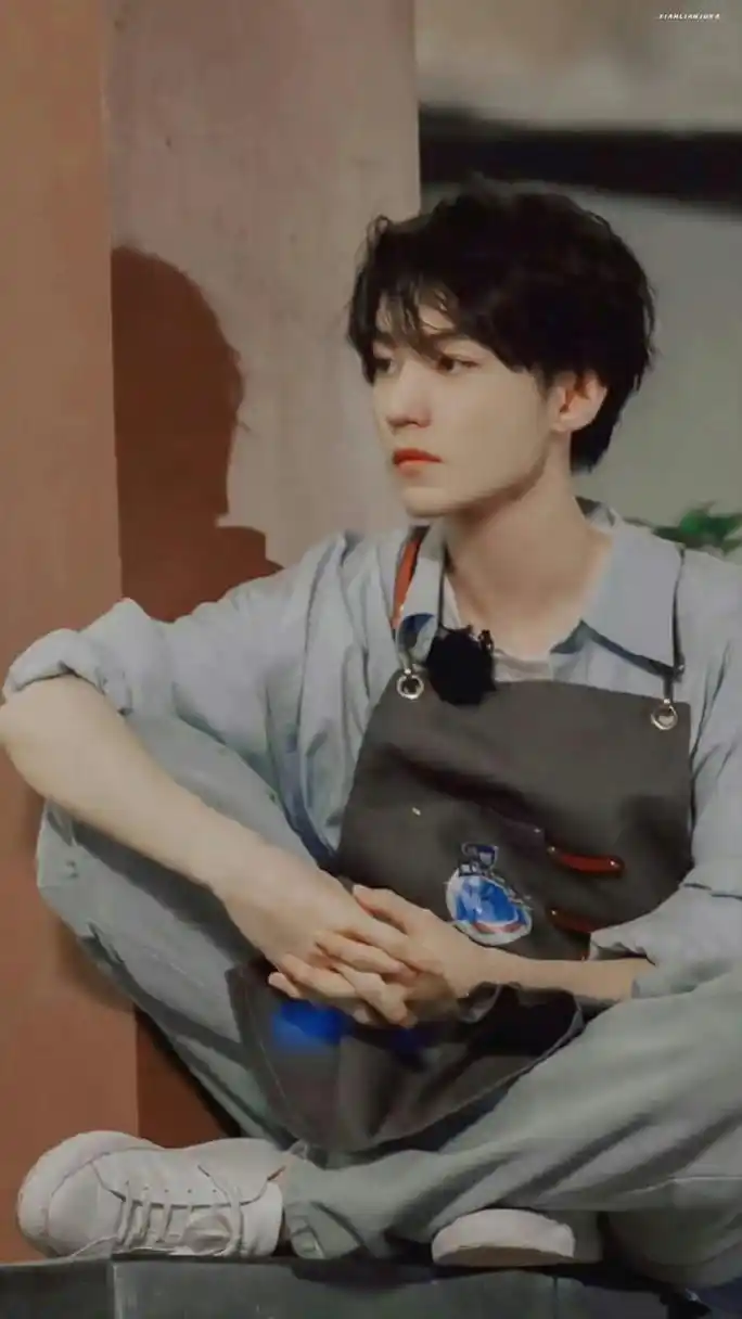 王俊凯最近状态挺不错的,但还是感觉他瘦了很多,不愧是认真敬业的