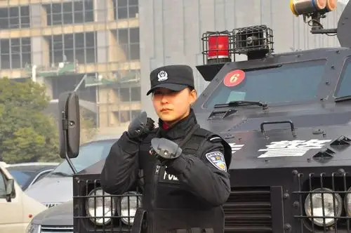 110宣传活动日 合肥特警黑豹突击队亮相杏花公园(组图)