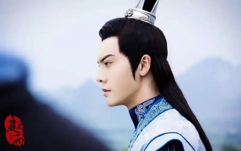 来回顾一下陈伟霆在蜀山里的古装扮相