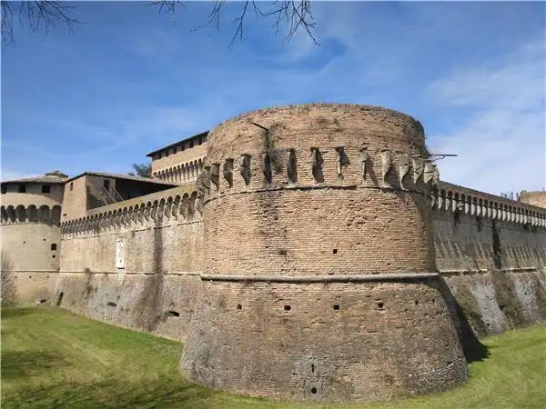 弗利的棱堡,卡特琳娜就是在这里拼死抵抗教皇亚历山大六世的入侵的