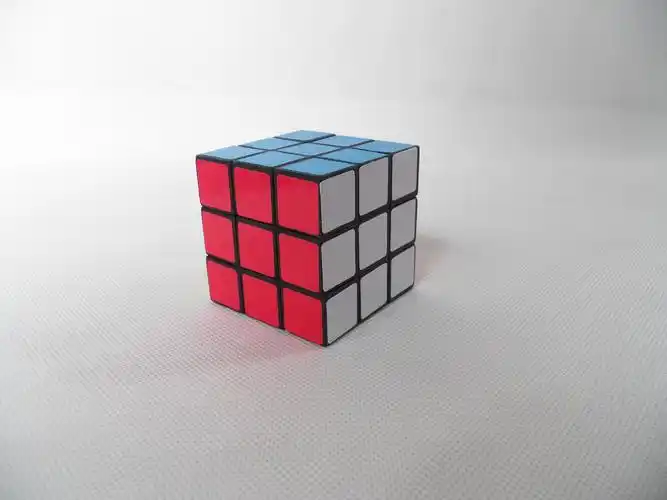 颜色:每个都是一样的,每个有6面6色.本产品均为实拍图片.