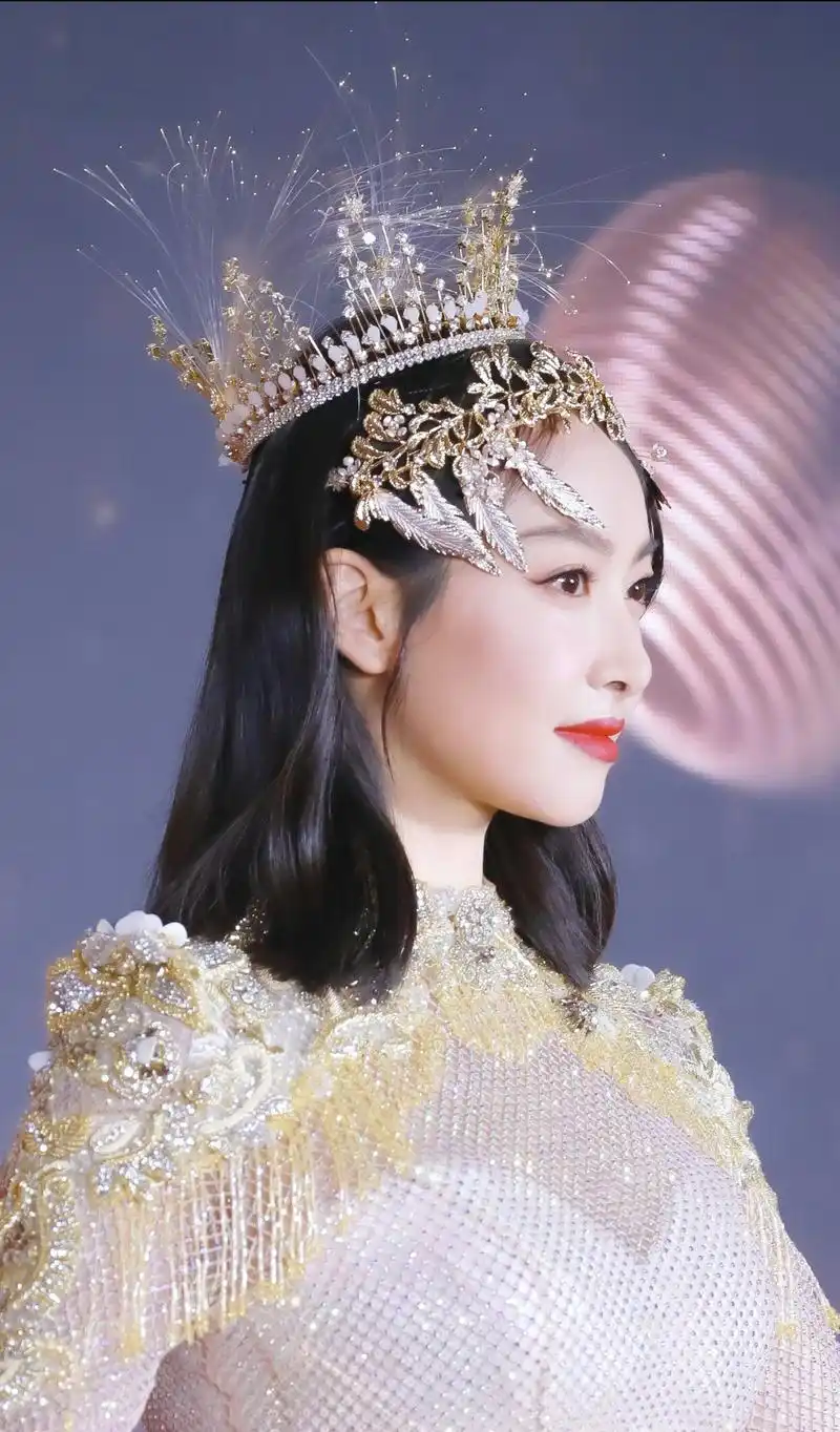 金鹰女神宋茜惊艳亮相金鹰节秋天的香菜宝宝笑着笑着就流泪了