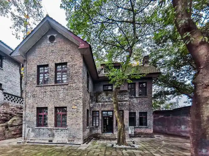 民国风情之渝中区马鞍山堂里 写美篇  四,青砖瓦房的民国风情建筑,既